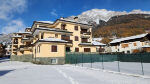 Bormio, trilocale panoramico e luminoso con giardino e box